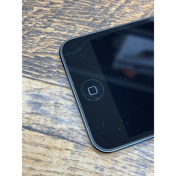 Apple iPod Touch 6th Generation 32 GB Model:A1574 Silver W/ Adapter & Cable - Picture 5 of 7